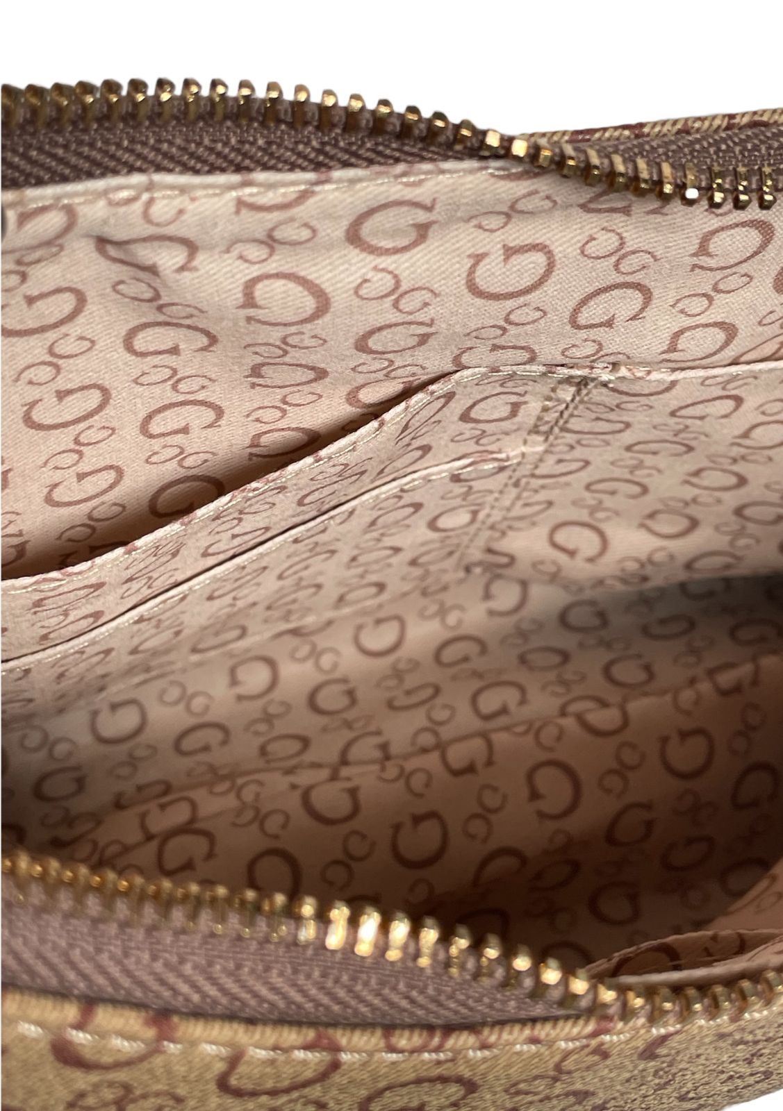 Bolsa de Mano Guess Café con Monedero